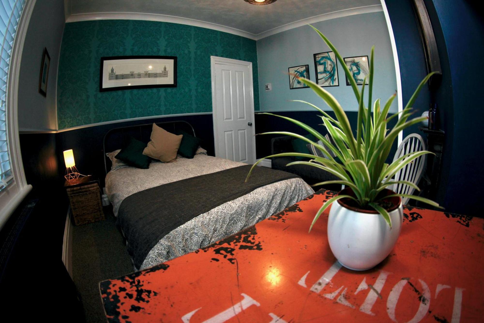 Stylish And Artistic Flat In On Sea Apartment Southend-on-Sea